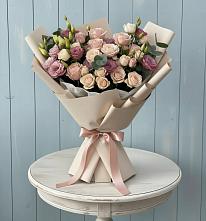 Букет цветов из:  Розы и Лизиантусы в Хоста