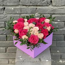 Цветочная композиция из Розы в коробке в Хоста