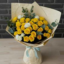 Букет цветов из:  Розы в Хоста