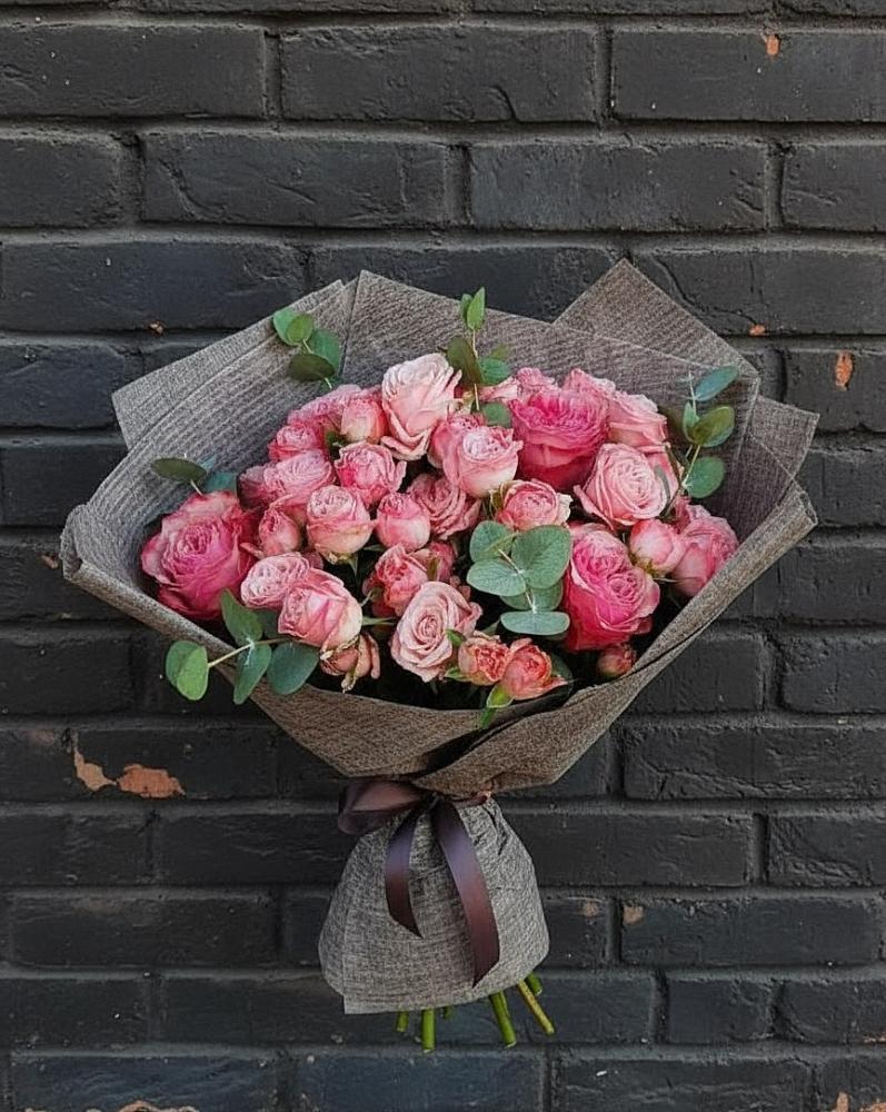 Букет цветов из: Розы в Хоста