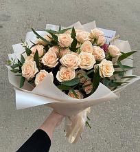 Букет Кремовые розы Латте в Хоста