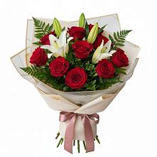 Букет цветов из:  Лилии и Розы в Хоста