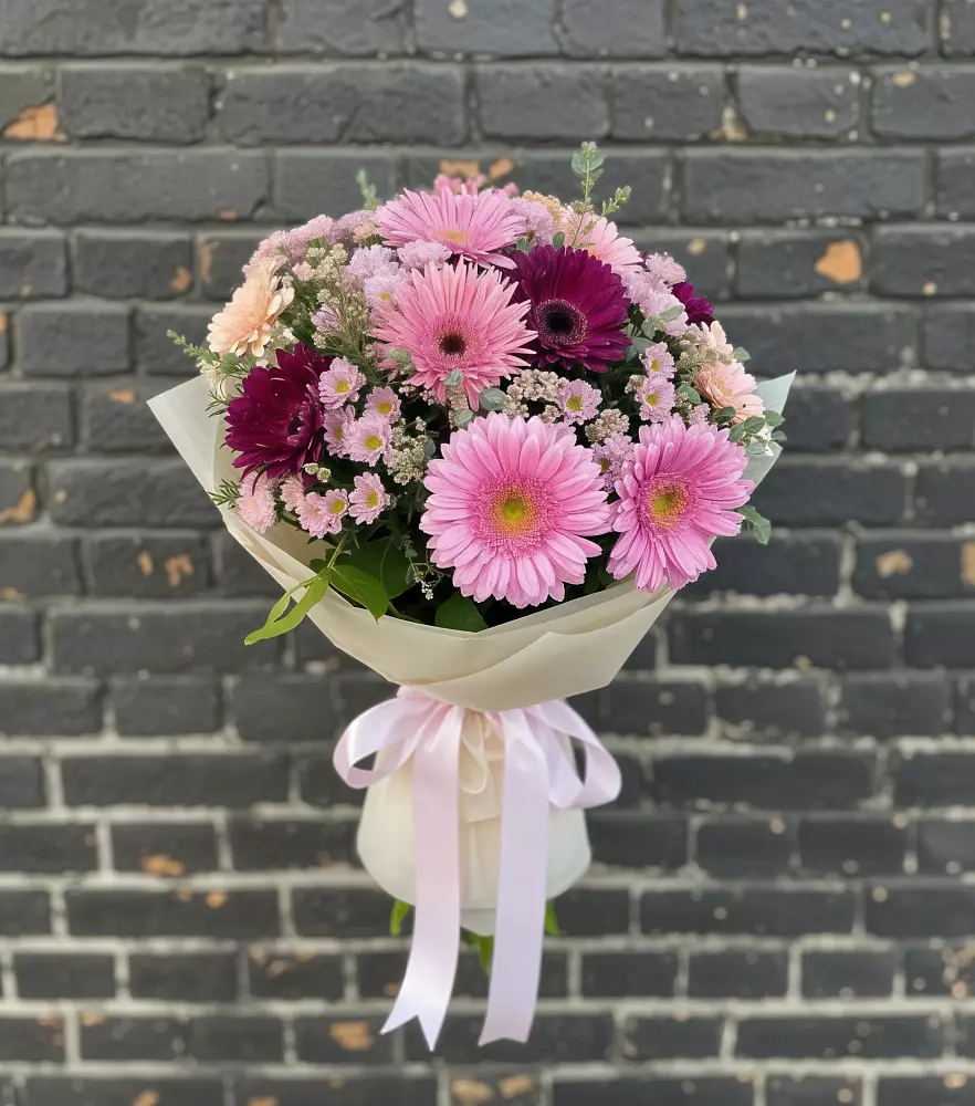 Букет цветов из: Герберы и Хризантемы в Хоста