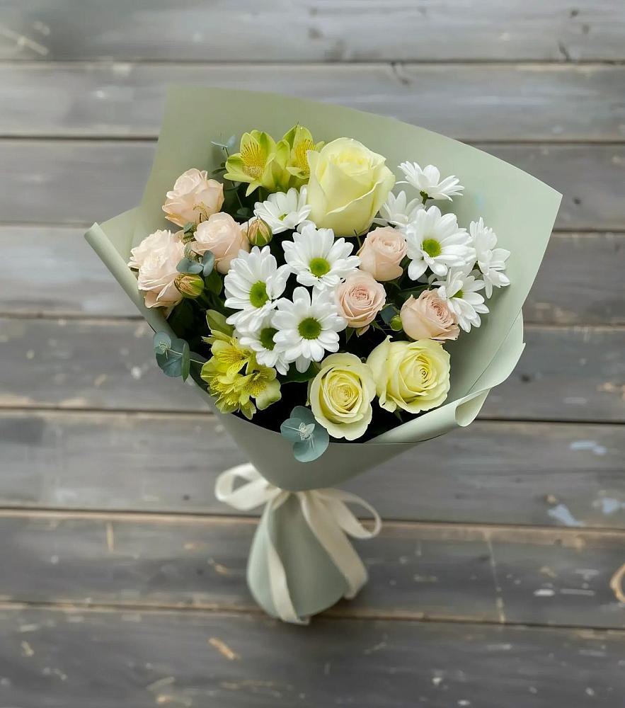 Букет цветов из: Альстромерии, Розы и Хризантемы в Хоста