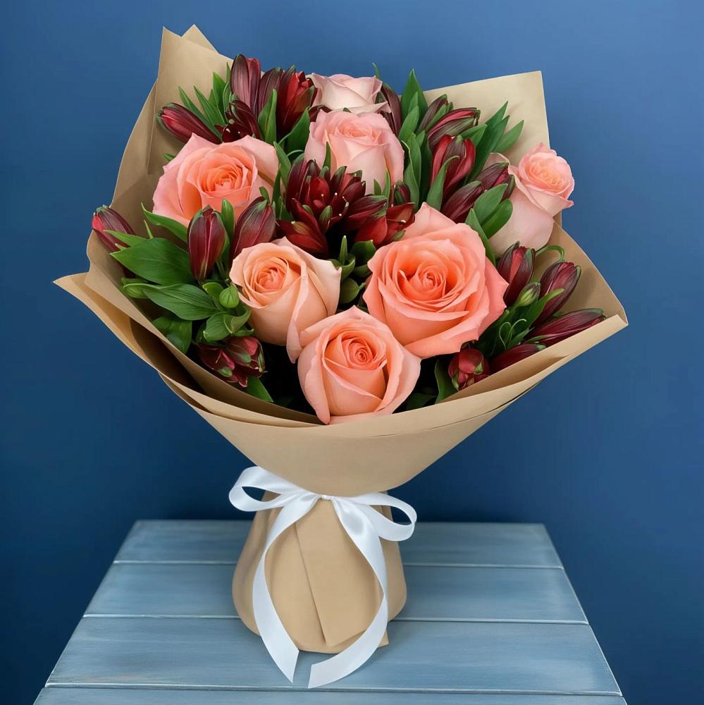 Букет цветов из: Розы и Альстромерии в Хоста