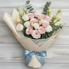 Букет цветов из:  Лизиантусы #REPLACE_PRED# Хоста