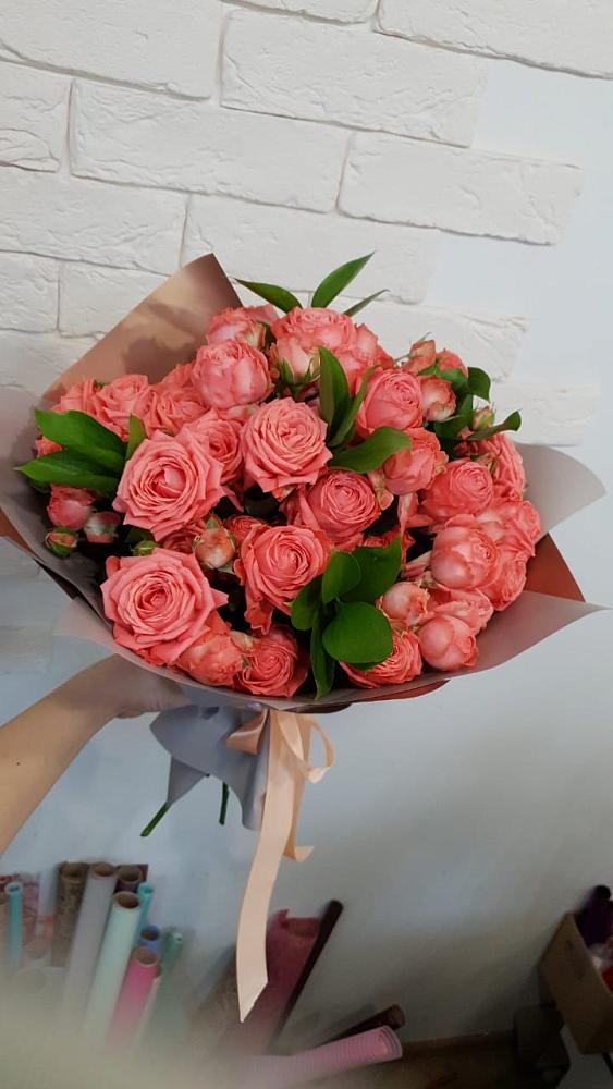 Букет цветов из: Розы в Хоста