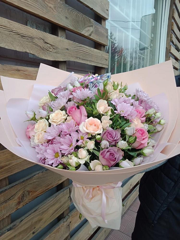 Букет цветов из: Розы и Хризантемы в Хоста