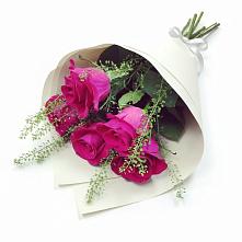 Букет цветов из:  Розы в Хоста