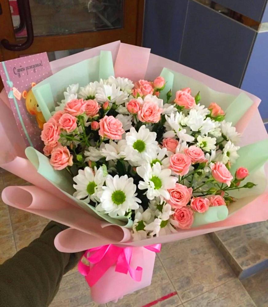 Букет цветов из: Розы и Хризантемы в Хоста