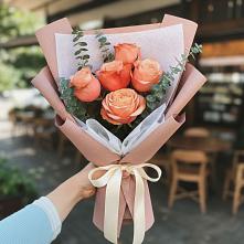 Букет цветов из:  Розы в Хоста