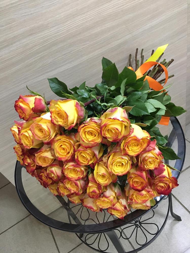 Букет Желтые розы в Хоста