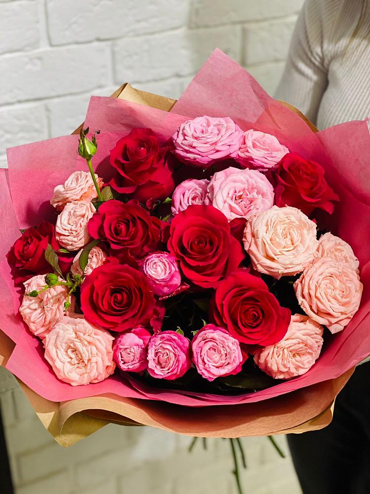 Букет цветов из: Розы в Хоста