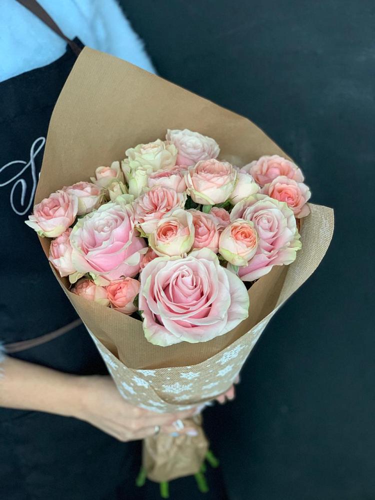 Букет цветов из: Хризантемы и Розы в Хоста