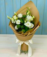 Букет цветов из:  Хризантемы и Лизиантусы в Хоста