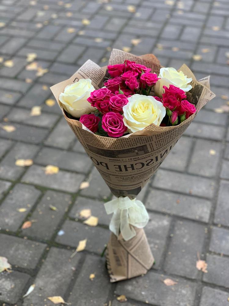 Букет цветов из: Розы в Хоста