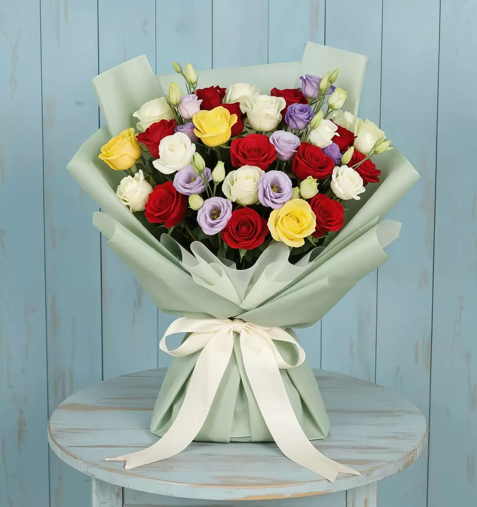 Букет цветов из: Розы в Хоста