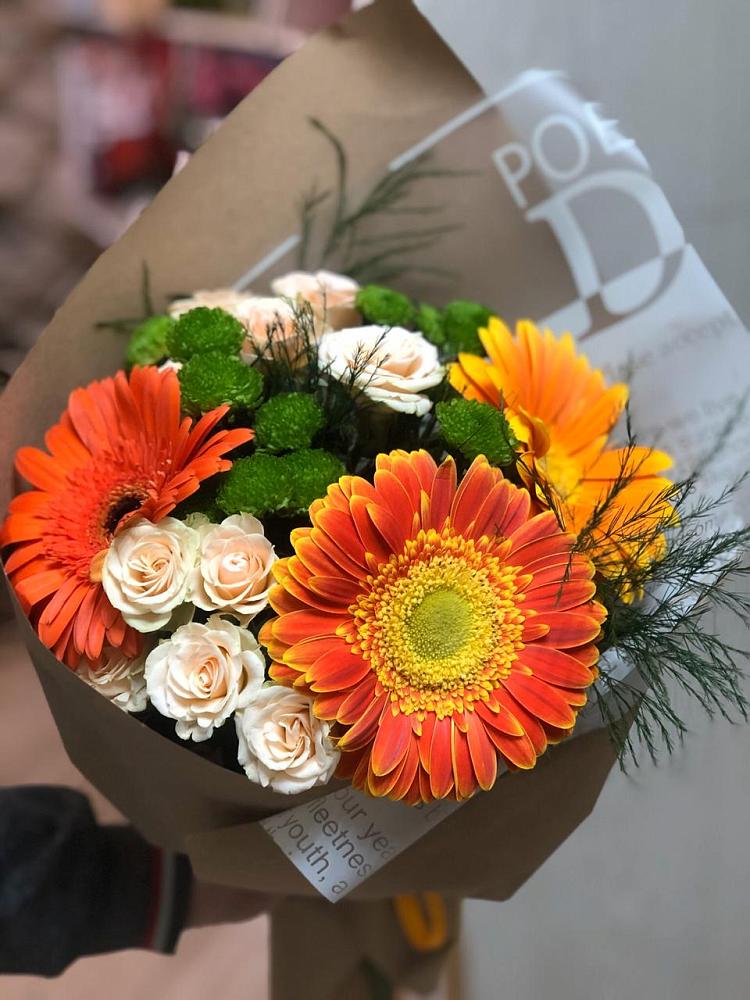 Букет цветов из: Герберы, Хризантемы и Розы в Хоста