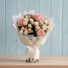 Букет цветов из:  Розы #REPLACE_PRED# Хоста