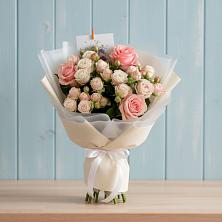 Букет цветов из:  Розы в Хоста