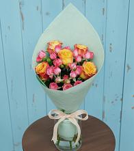 Букет цветов из:  Розы #REPLACE_PRED# Хоста