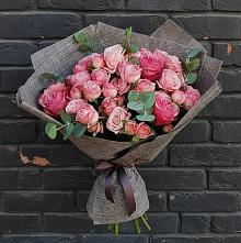 Букет цветов из:  Розы в Хоста