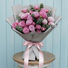 Букет цветов из:  Розы #REPLACE_PRED# Хоста